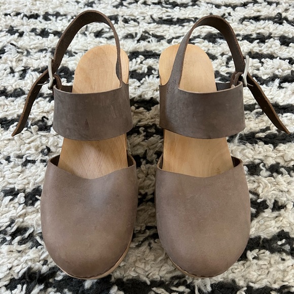 Women's Brown Leather Sandals - Picture 1 of 6